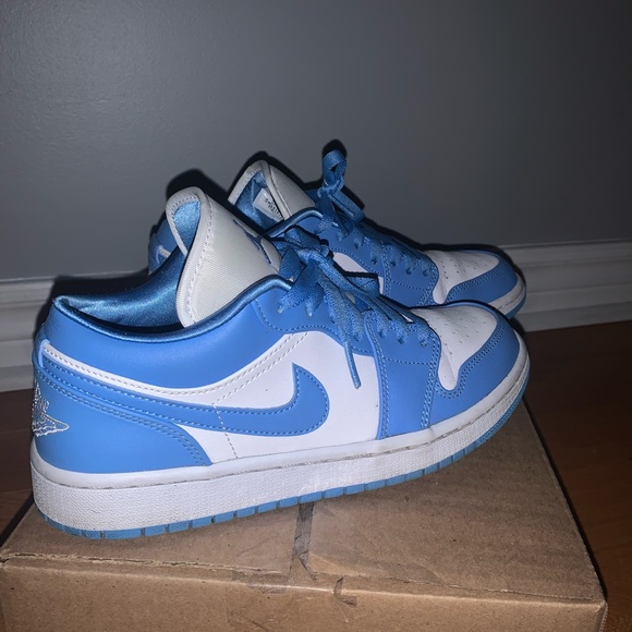 UNC Jordan 1 low - Picture 3 of 6